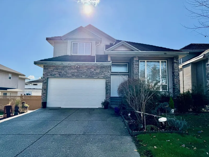 16072 96A AVENUE - photo 2 of 25