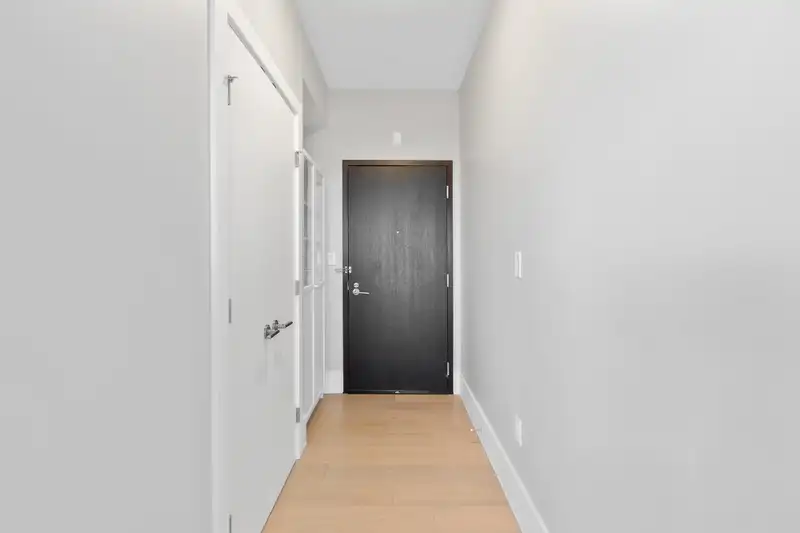 1402 1500 MARTIN STREET - photo 4 of 40