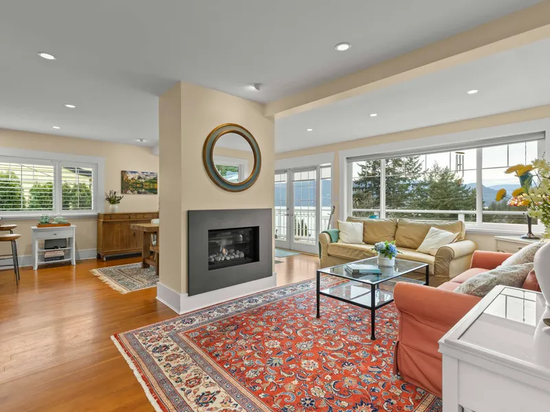 6252 WELLINGTON AVENUE - photo 3 of 25