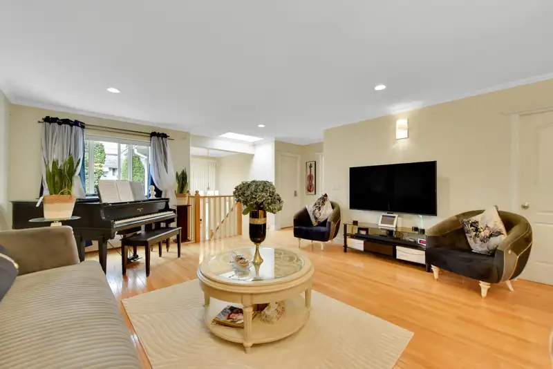 7548 12TH AVENUE - photo 4 of 39