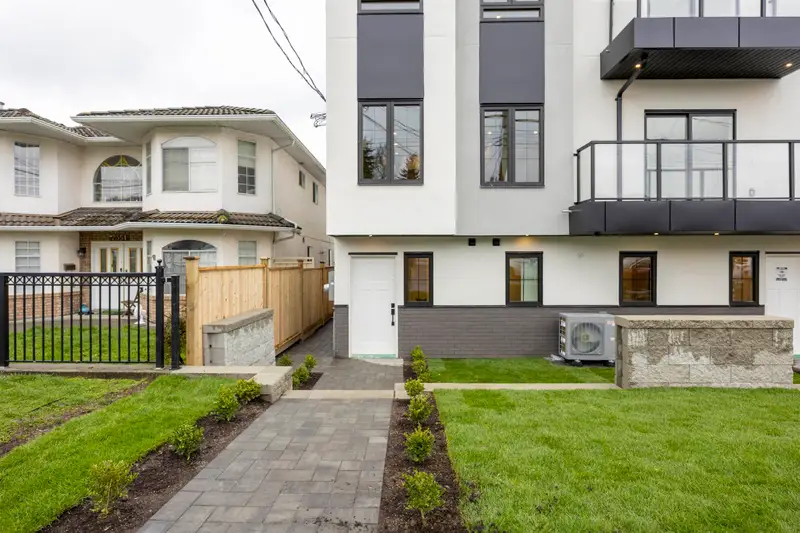 4 7353 12TH AVE - photo 3 of 25