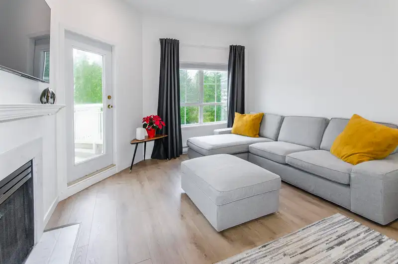 406 2975 PRINCESS CRESCENT - photo 2 of 26
