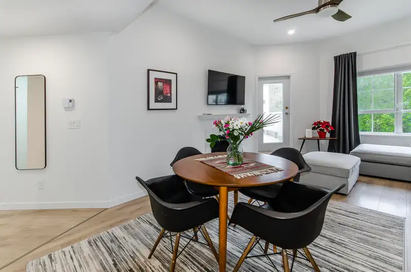 406 2975 PRINCESS CRESCENT - photo 3 of 26