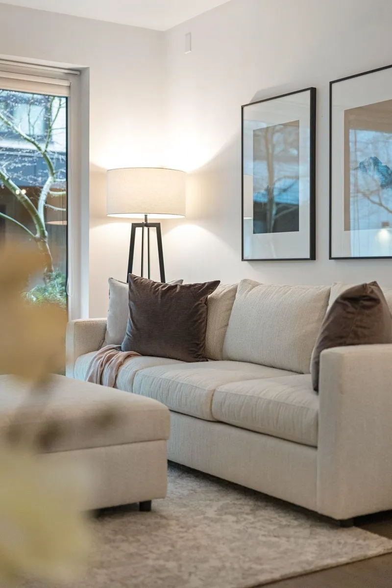 105 5383 CAMBIE STREET - photo 4 of 25