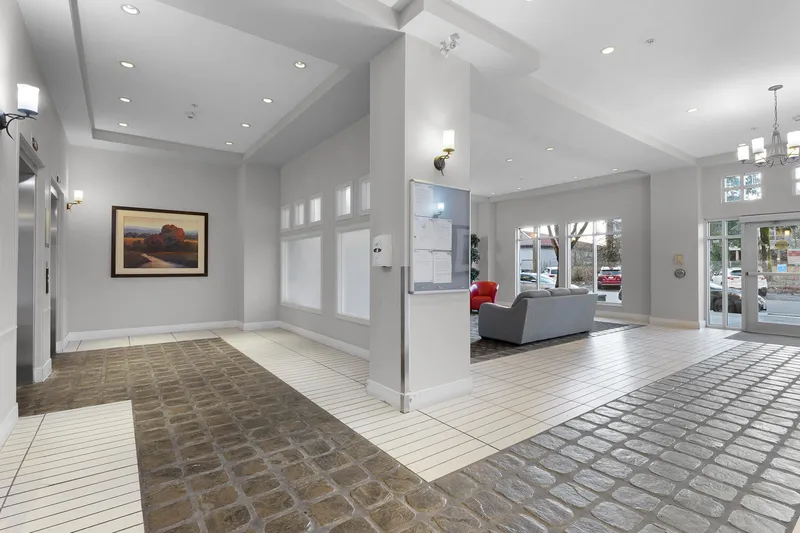 318 10180 153 STREET - photo 4 of 25