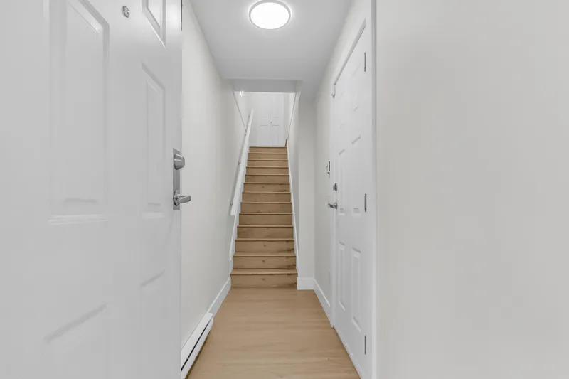 44 15871 85 AVENUE - photo 3 of 25