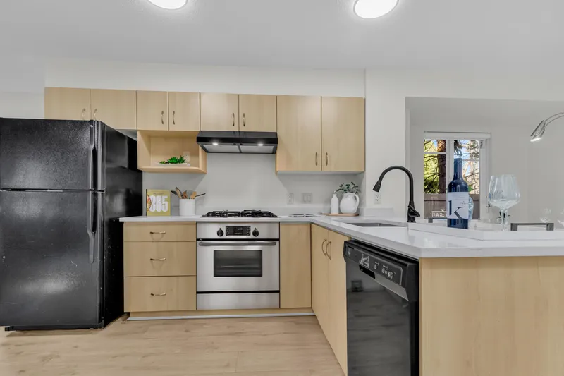 44 15871 85 AVENUE - photo 4 of 25