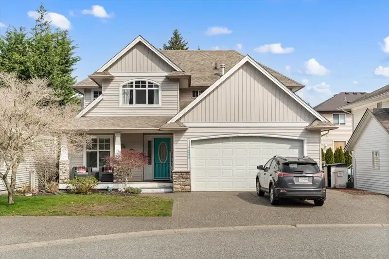 44699 RIVERWOOD CRESCENT - photo 1 of 40