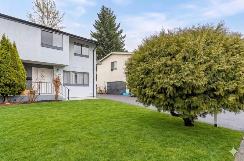 32369 GREBE CRESCENT - photo 3 of 29
