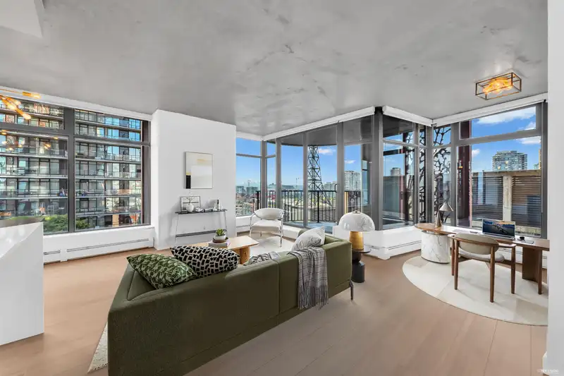 1806 128 W CORDOVA STREET - photo 2 of 32
