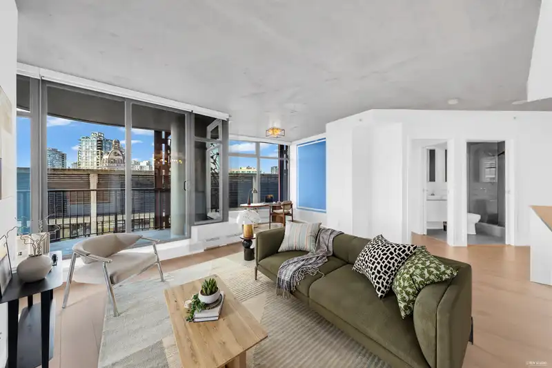 1806 128 W CORDOVA STREET - photo 3 of 32