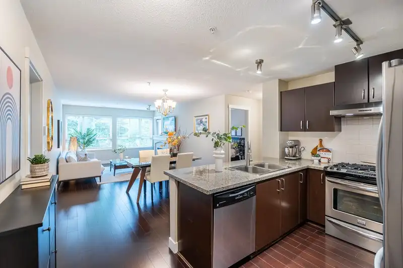 302 3110 DAYANEE SPRINGS BOULEVARD - photo 4 of 36