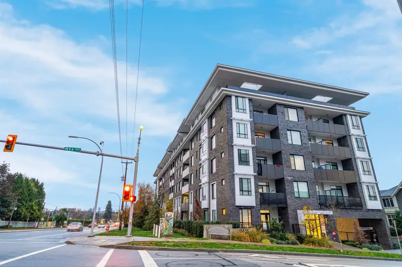 407 13623 81A AVENUE - photo 2 of 25