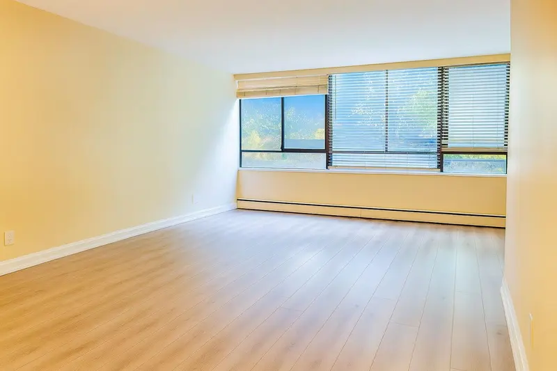 103 460 WESTVIEW STREET - photo 2 of 15