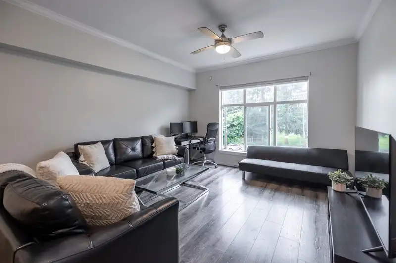 201 13728 108 AVENUE - photo 4 of 19