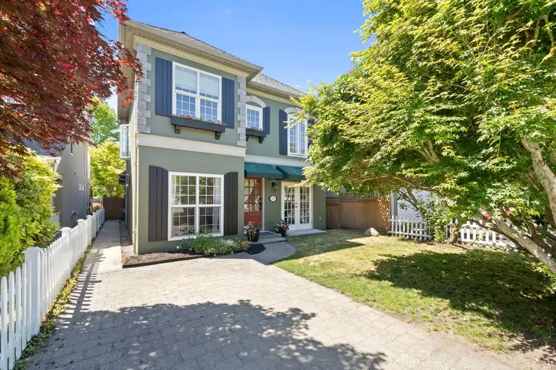 11871 DUNFORD ROAD - photo 2 of 37
