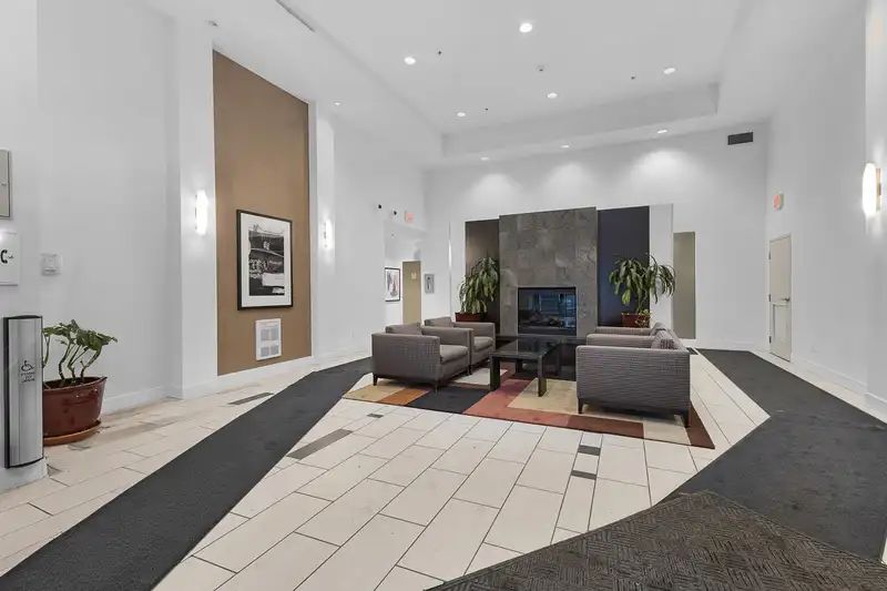 1108 7108 COLLIER STREET - photo 2 of 18