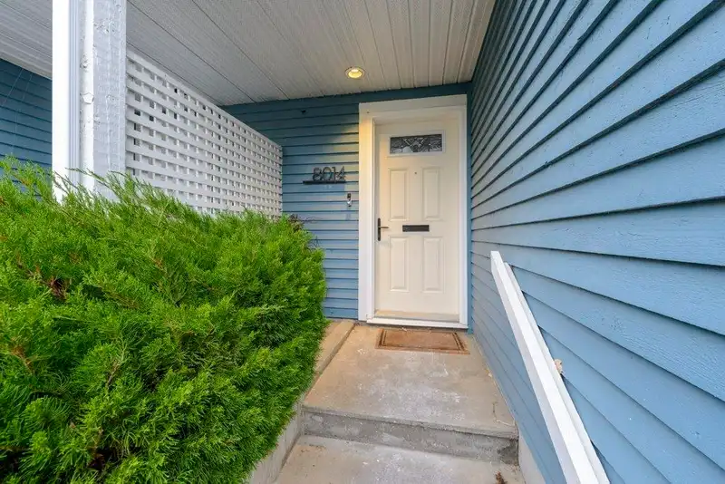 8014 SPINNAKER PLACE - photo 2 of 34