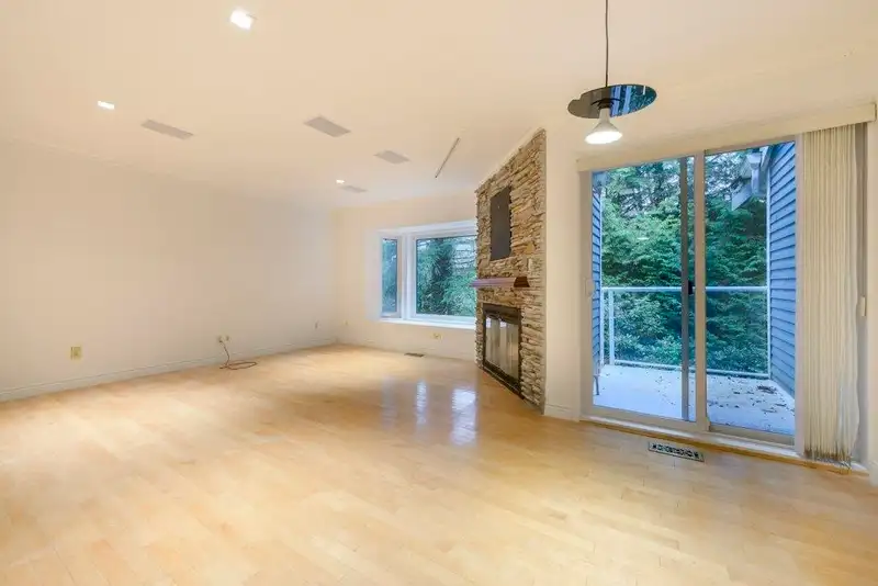 8014 SPINNAKER PLACE - photo 4 of 34