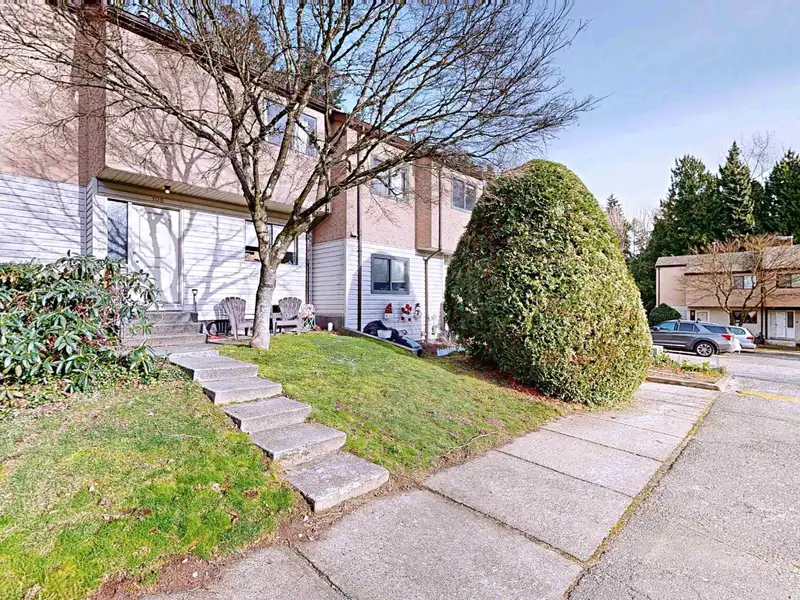 108 511 GATENSBURY STREET - photo 1 of 35