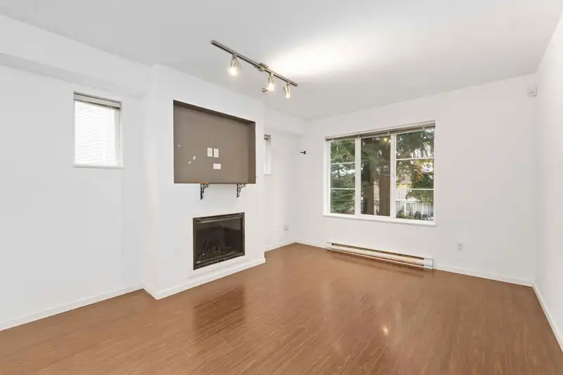 5 15155 62A AVENUE - photo 4 of 19