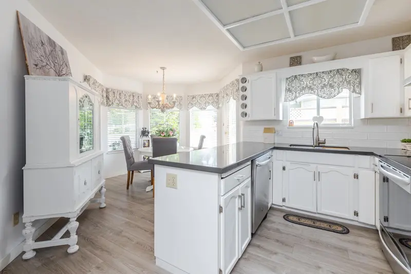 83 21138 88 AVENUE - photo 3 of 25