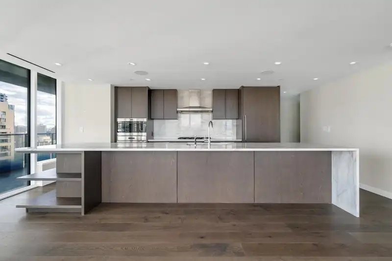 1601 1335 HOWE STREET - photo 2 of 27