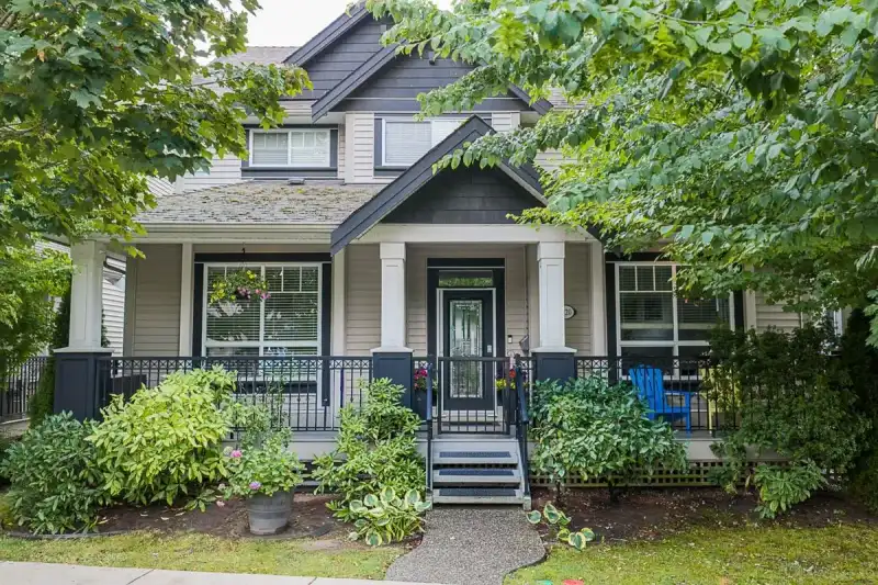 7020 195A STREET - photo 1 of 40