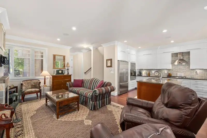 25 3109 161 STREET - photo 4 of 37