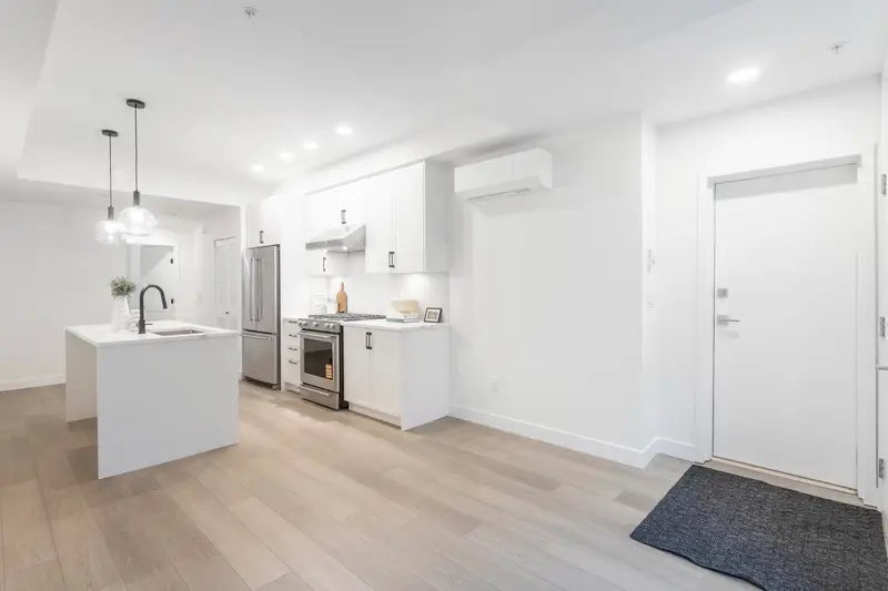 120 720 ROBINSON STREET - photo 3 of 25