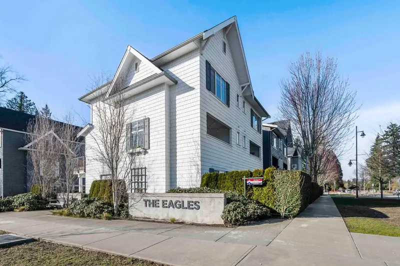 4 127 172 STREET - photo 1 of 25