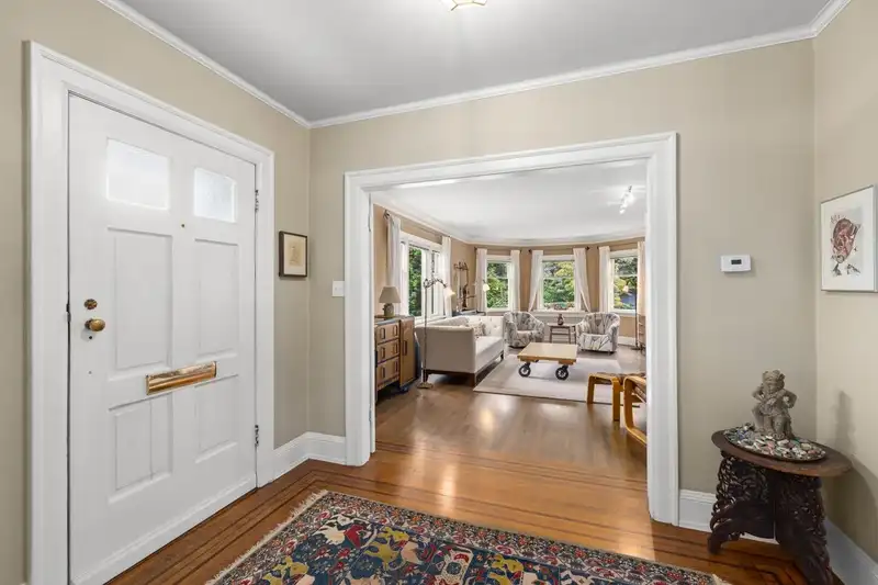 1926 ASPEN AVENUE - photo 4 of 40