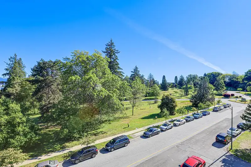404 4908 CAMBIE STREET - photo 2 of 21