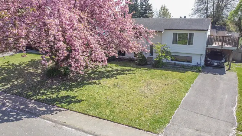 26728 33 AVENUE - photo 2 of 37