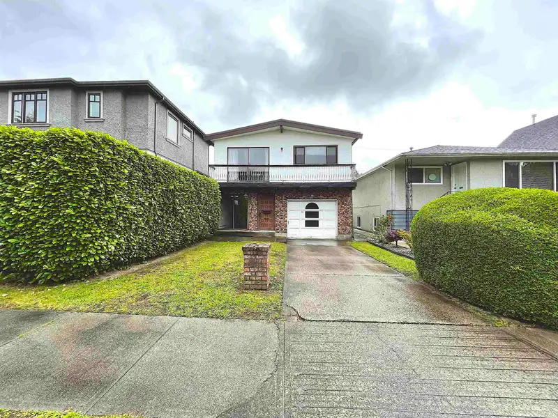 3220 E 48TH AVENUE - photo 1 of 31