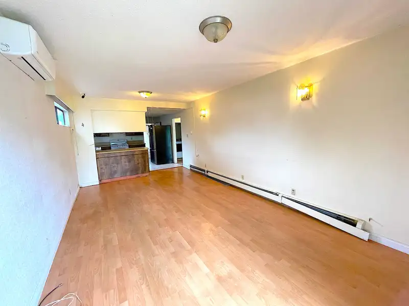 3220 E 48TH AVENUE - photo 2 of 31