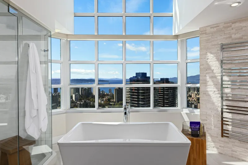 3101 717 JERVIS STREET - photo 1 of 25