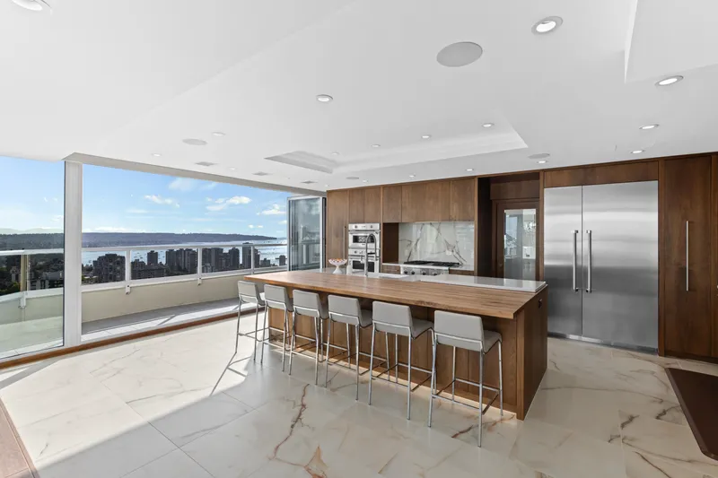 3101 717 JERVIS STREET - photo 4 of 25