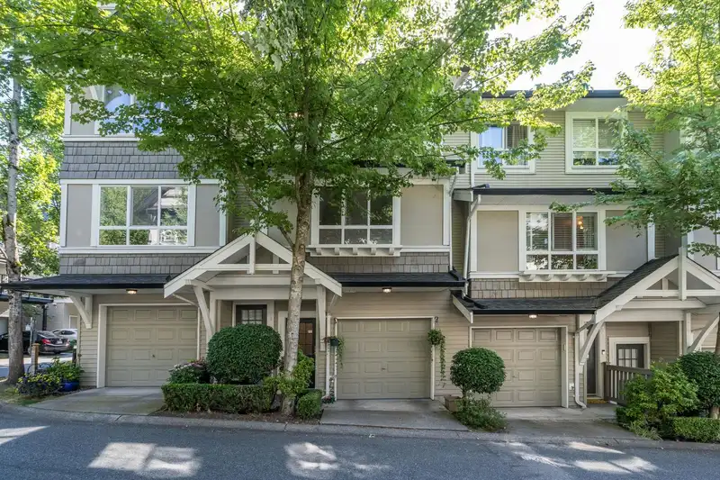 127 6747 203 STREET - photo 2 of 39