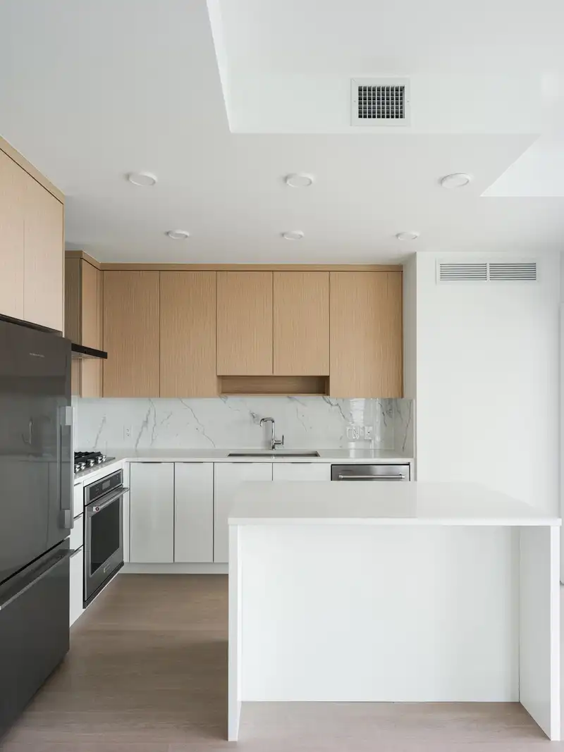 2108 699 WHITING WAY - photo 2 of 9