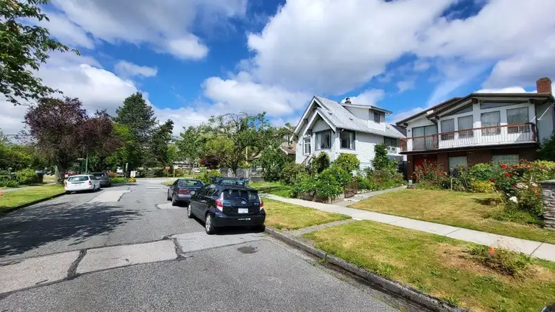 25 E 50TH AVENUE - photo 3 of 30