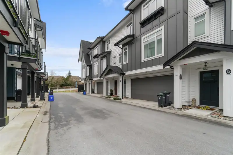 31 6897 201 STREET - photo 3 of 38