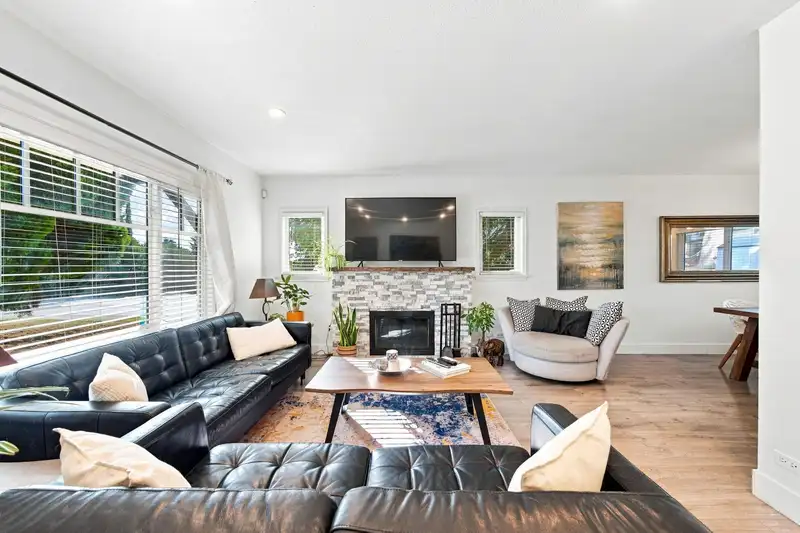 300 E 25TH STREET - photo 3 of 25