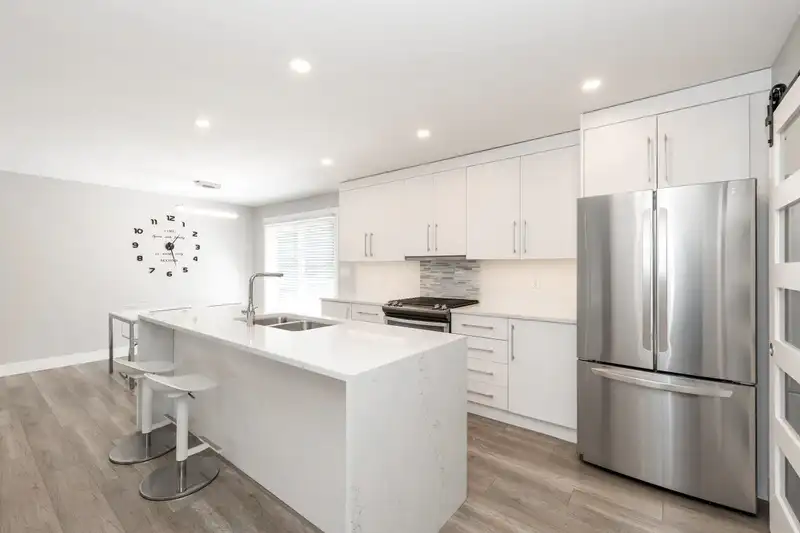 11881 229 STREET - photo 4 of 38