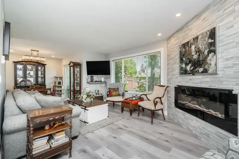 103F 3655 SHAUGHNESSY STREET - photo 1 of 38