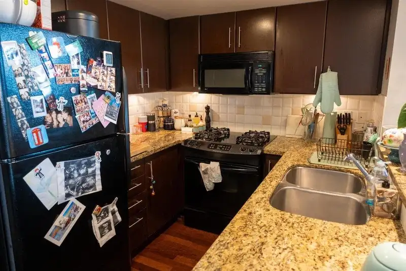 1202 120 MILROSS AVENUE - photo 2 of 24