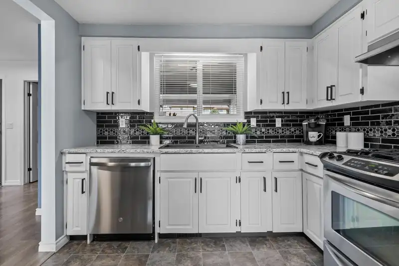 8 33951 MARSHALL ROAD - photo 1 of 40