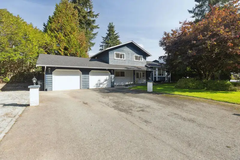 19749 N WILDWOOD CRESCENT - photo 1 of 39