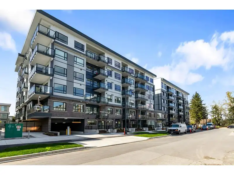 522 10777 138 STREET - photo 1 of 7
