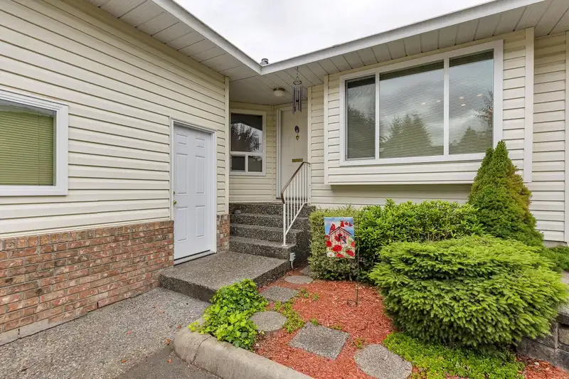 65 3054 TRAFALGAR STREET - photo 3 of 40